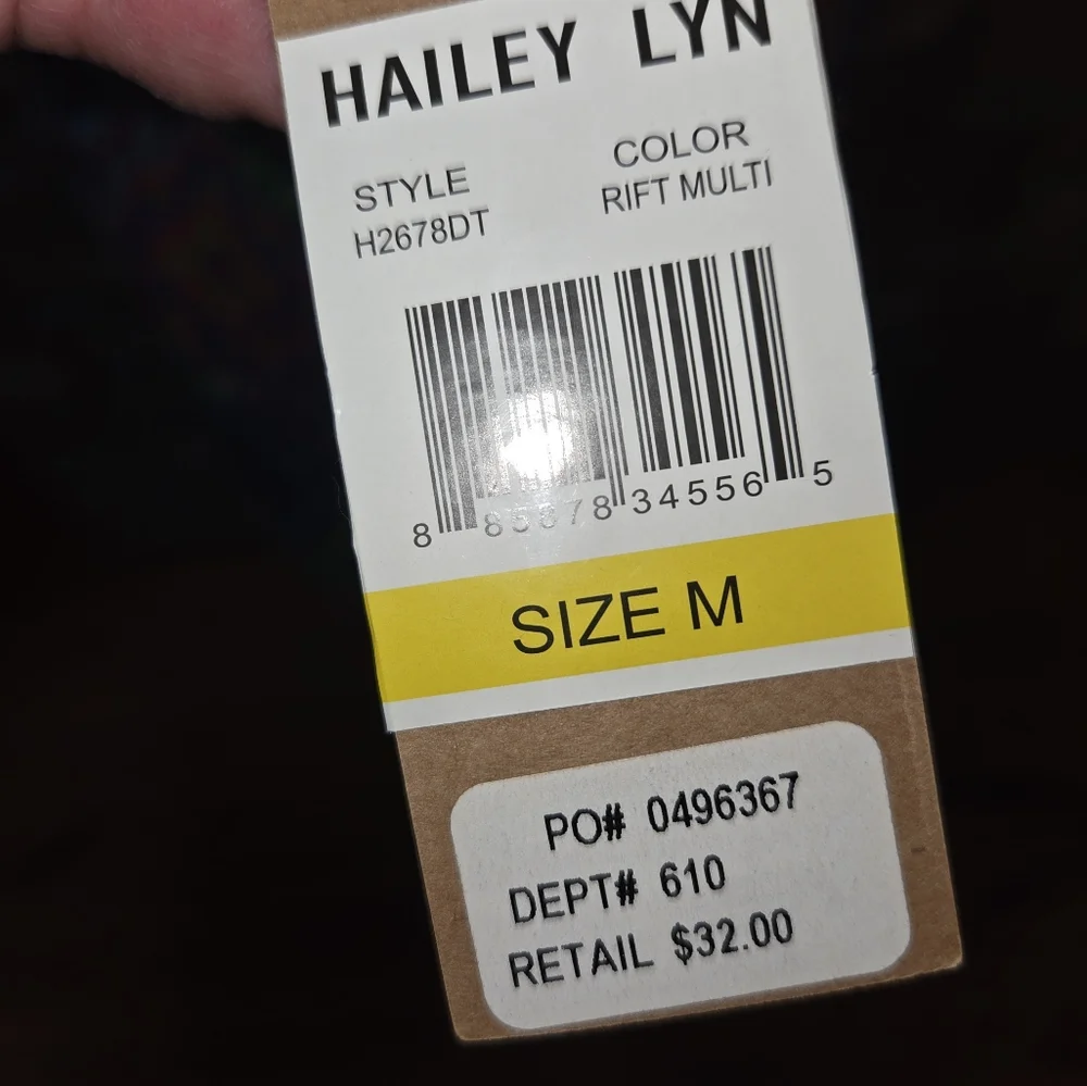 Hailey Lyn NWT Colorful Patterned Women's Off Shoulder With Straps Top - Picture 3 of 11